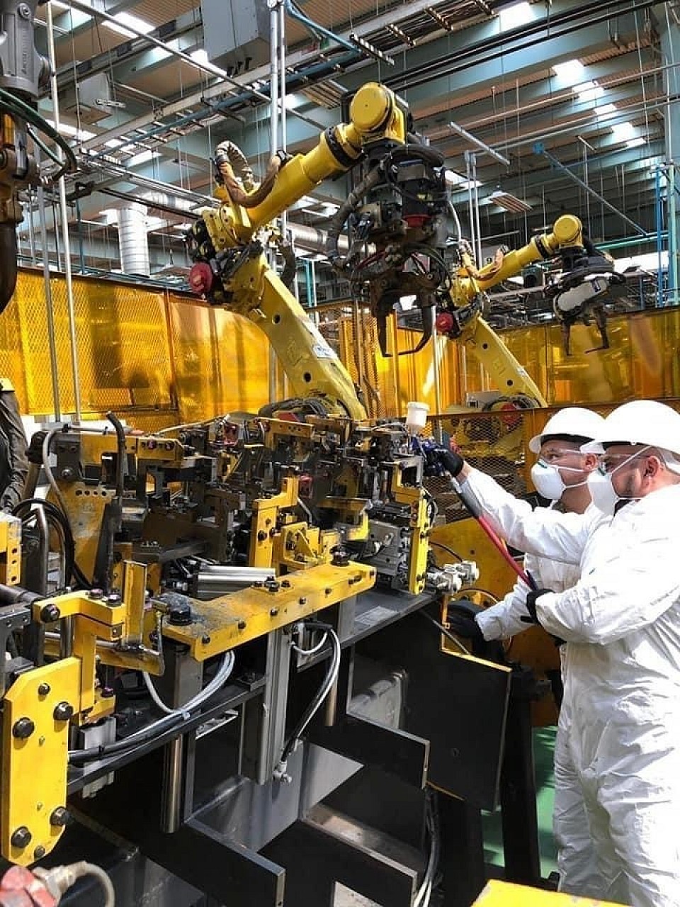 El equipo pesado industrial a menudo está expuesto a entornos hostiles y sustancias corrosivas, lo que puede provocar corrosión, óxido y otras formas de daños. Nano Tech Coating ofrece nanorecubrimientos especiales que están diseñados para proteger equipos industriales pesados y prevenir la corrosión.